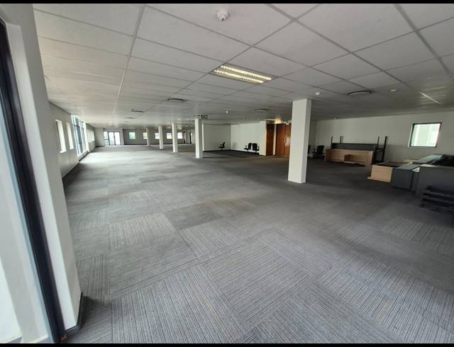 567M² OFFICE TO LET IN RIVONIA